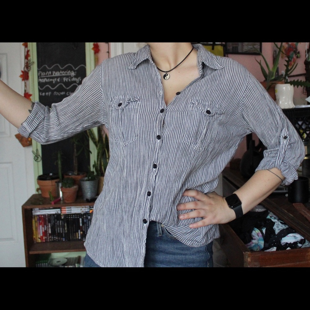 🔱🔱 White and grey Croft & Barrow button up